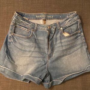 Women’s 12 American Eagle mom shorts blue denim